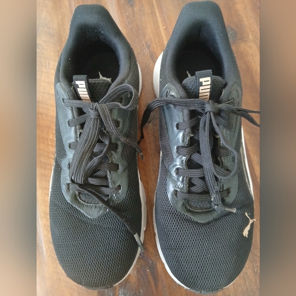 Women PUMA Lite Black Athletic Shoes sz 9